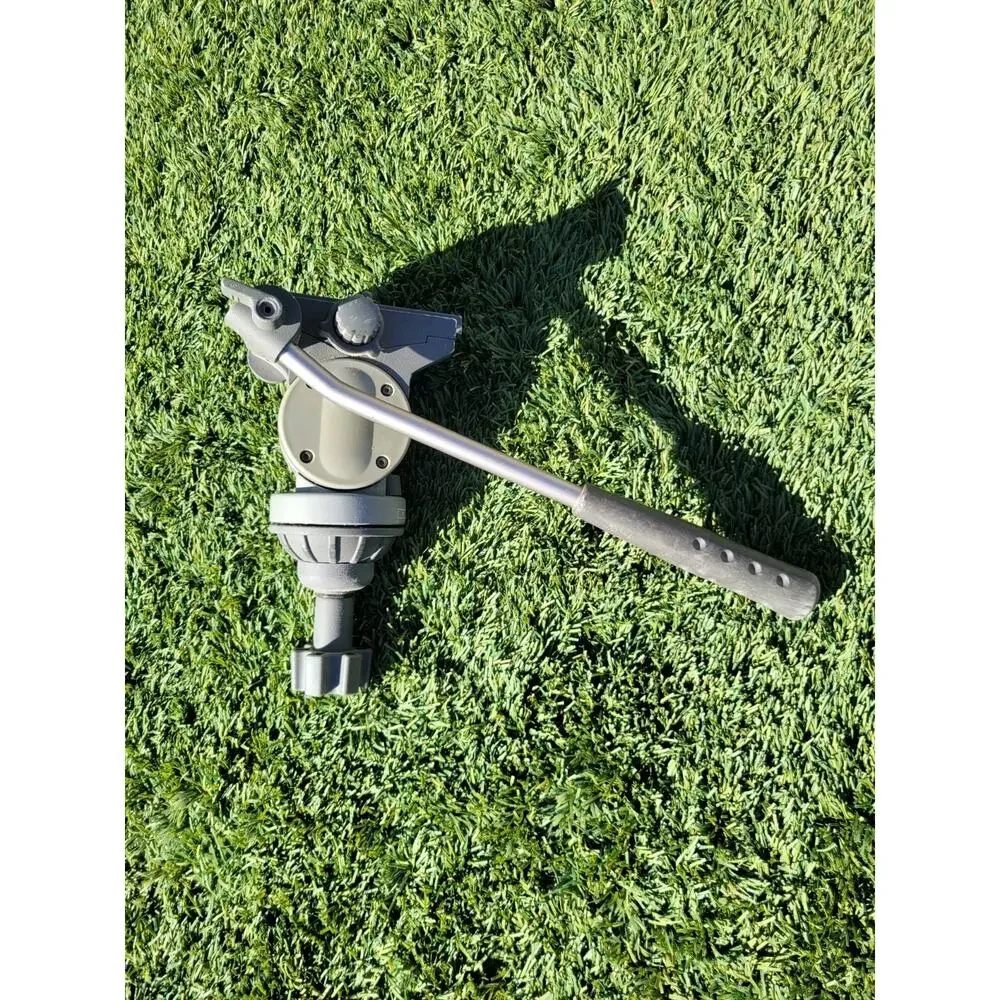 Matthews Studio Equipment M25 Tripod Head Good Working Condition Photography